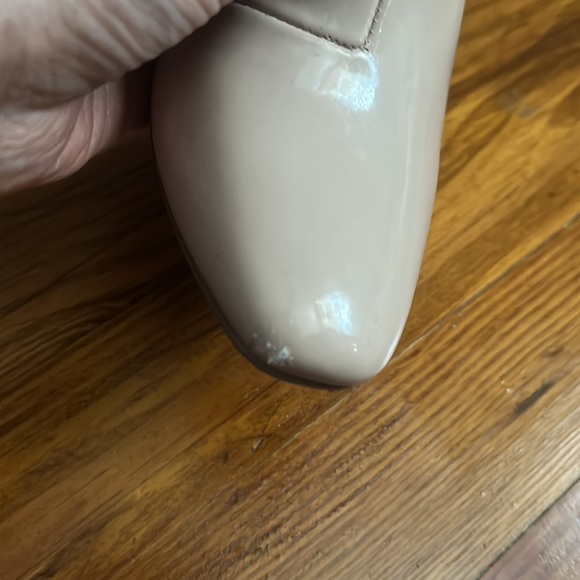 Show Up & show off Nude Patten leather ( vegan) 6.5 - Picture 2 of 4